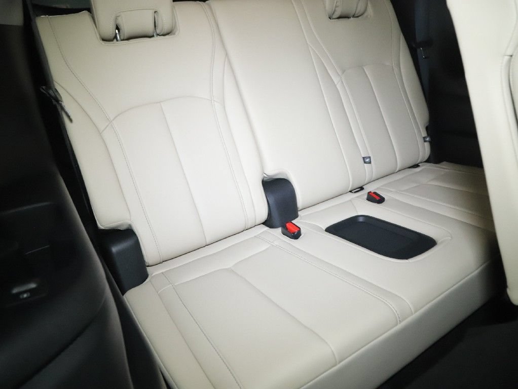 Used 2023 INFINITI QX60 Luxe w/ Performance Audio Package AWD/4WD image 36