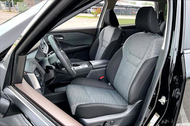 Certified 2023 Nissan Rogue SV FWD image 8