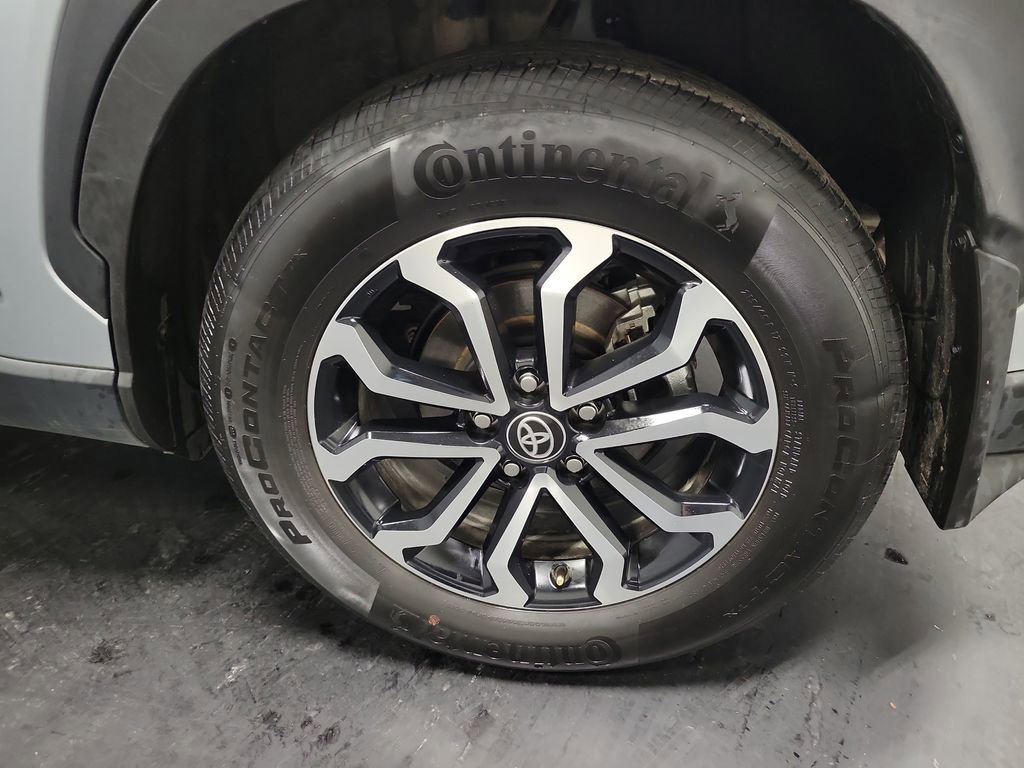 Used 2023 Toyota Corolla Cross SE image 10