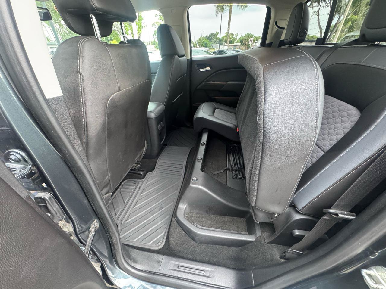 Used 2017 Chevrolet Colorado Z71 AWD/4WD image 25