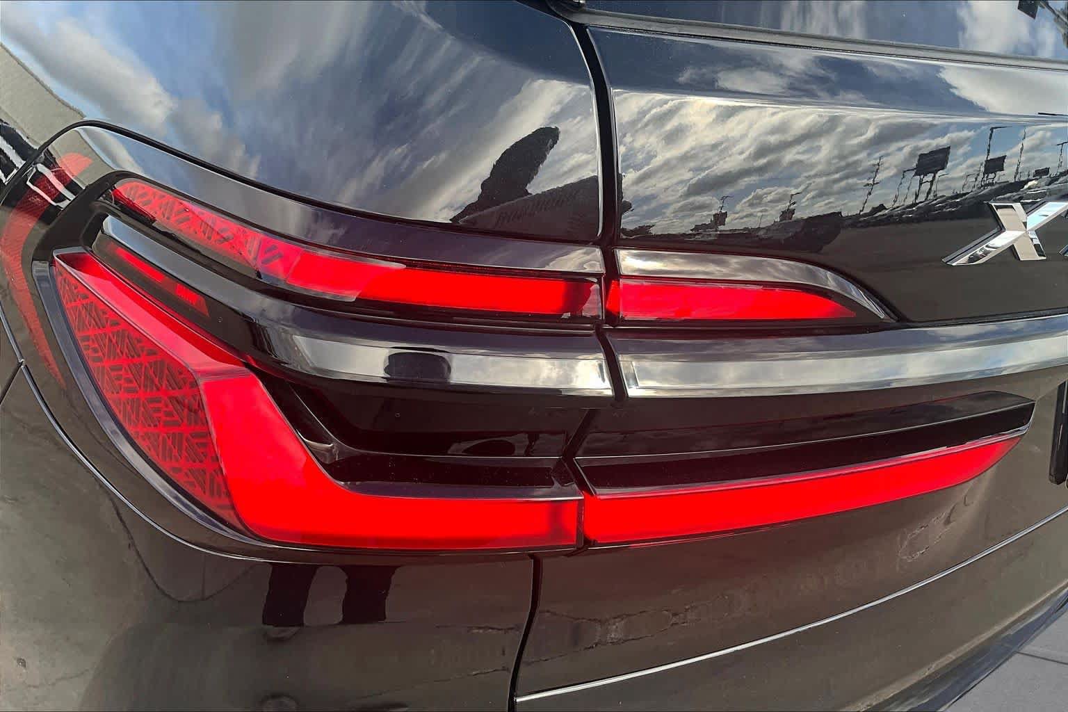 Used 2025 BMW X7 xDrive40i w/ M Sport Package AWD/4WD image 29