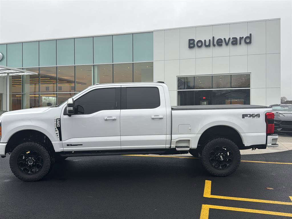 Used 2023 Ford F250 XLT w/ Black Appearance Package image 16