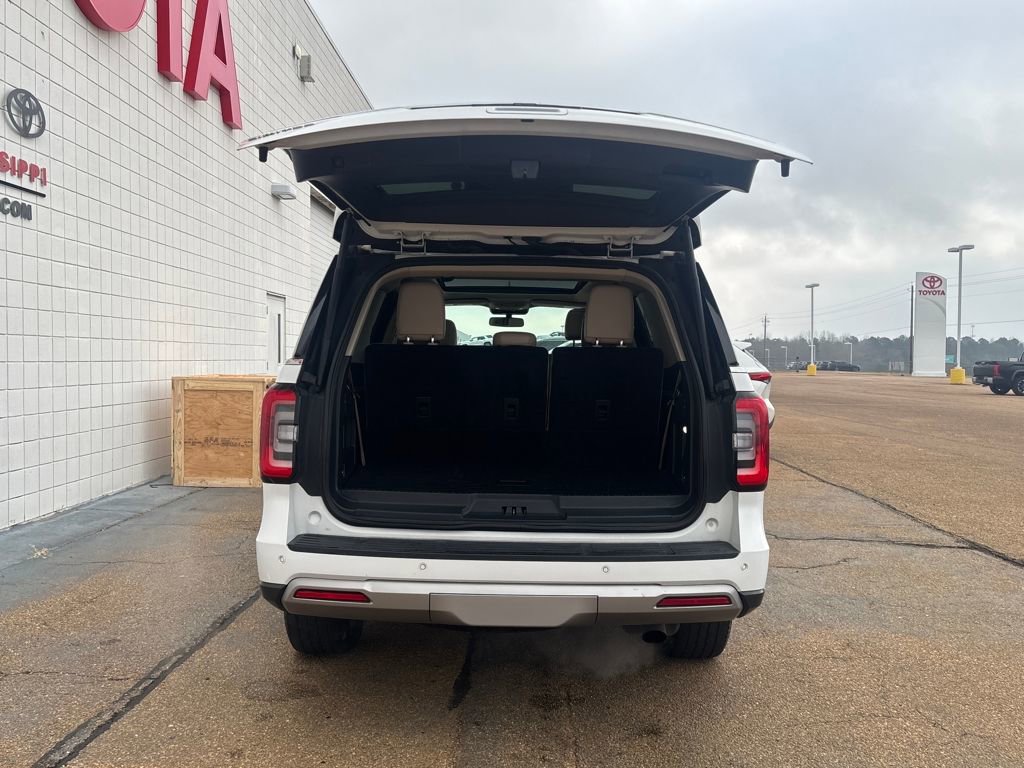 Used 2023 Ford Expedition Limited image 32