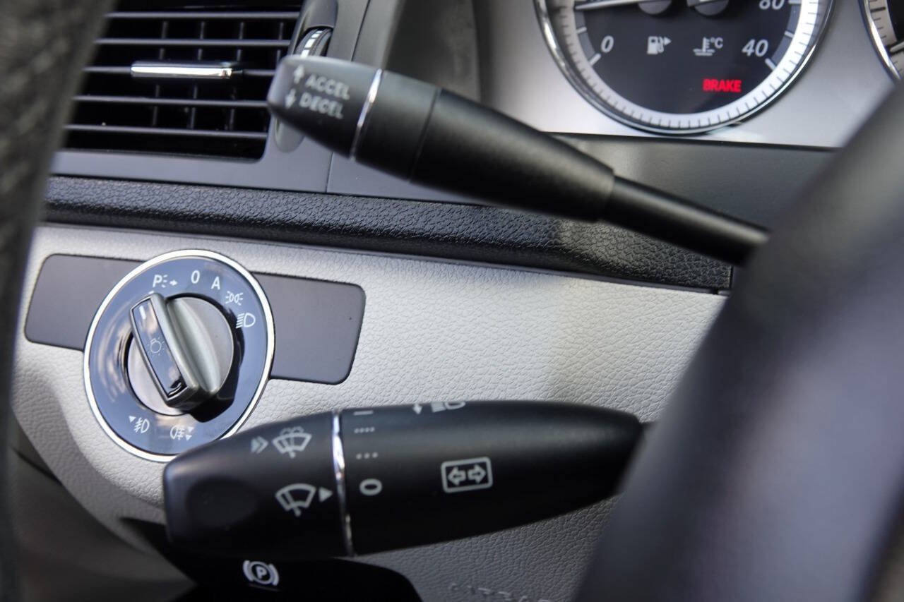 Used 2010 Mercedes-Benz C 300 Sedan image 86