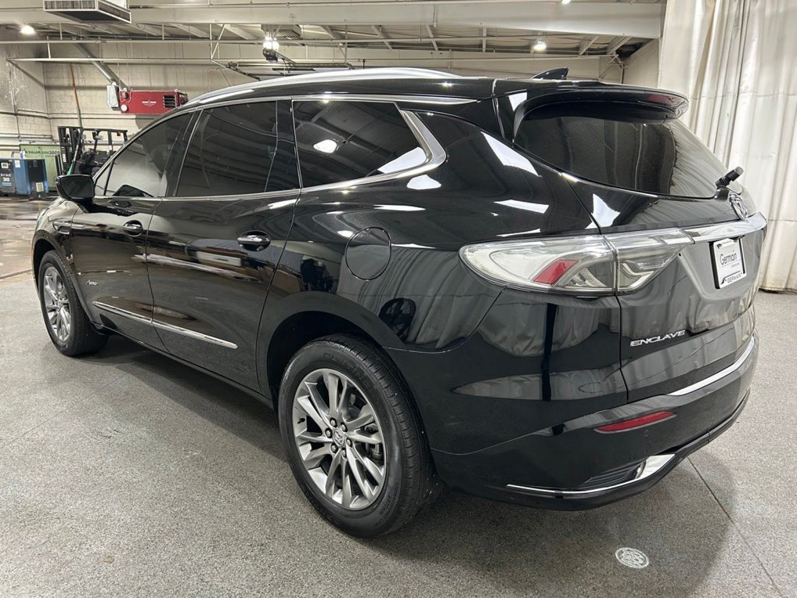 Used 2024 Buick Enclave Avenir w/ Avenir Technology Package FWD image 7