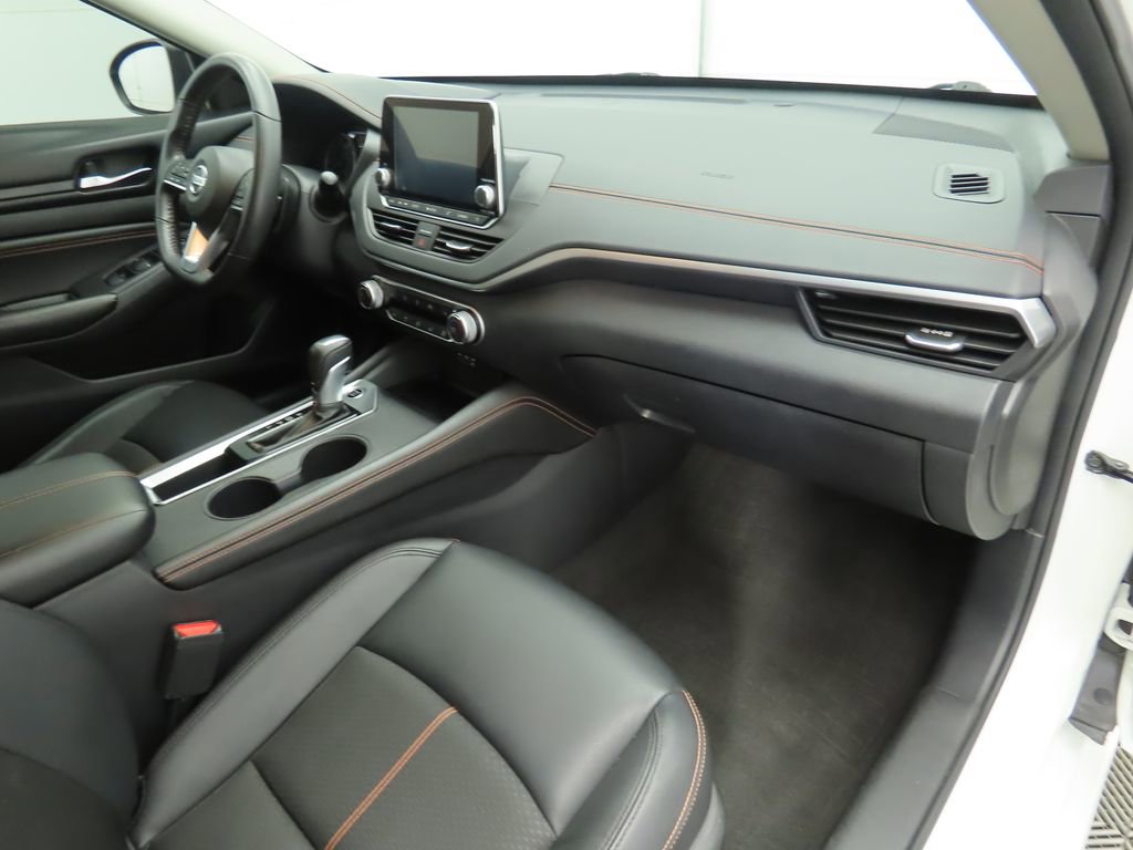 Used 2022 Nissan Altima 2.5 SR w/ Midnight Edition Package image 15