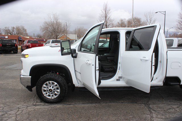 Used 2024 Chevrolet Silverado 2500 LT w/ Convenience Package image 12