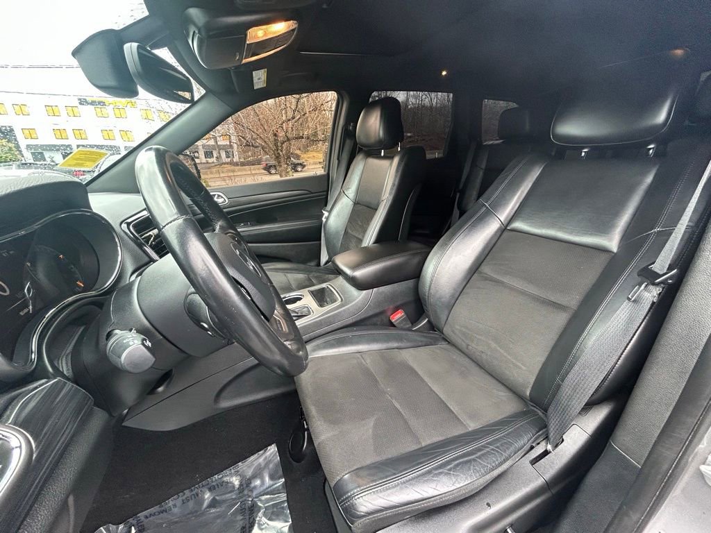 Used 2019 Jeep Grand Cherokee Altitude AWD/4WD image 12