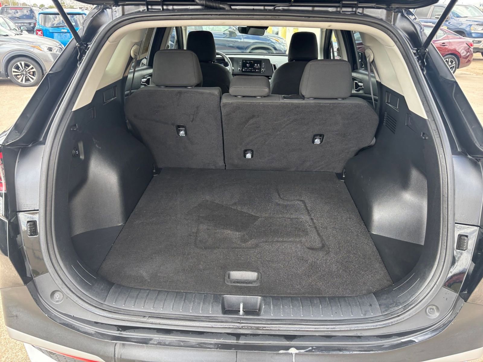 Used 2025 Kia Sportage LX image 30