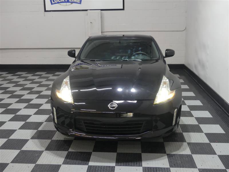 Used 2017 Nissan 370Z Coupe image 3