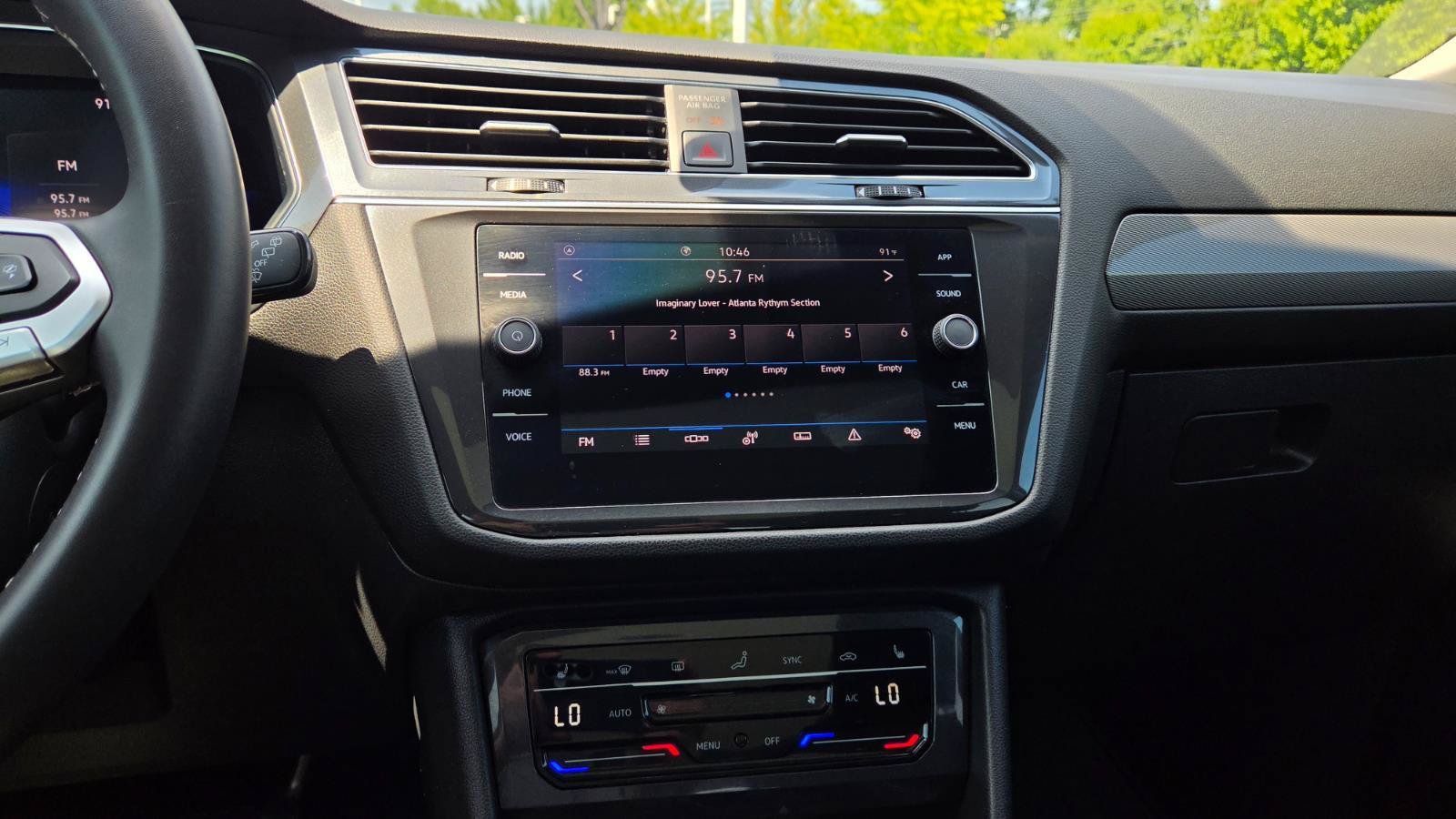 Certified 2023 Volkswagen Tiguan SE w/ Panoramic Sunroof Package FWD image 29