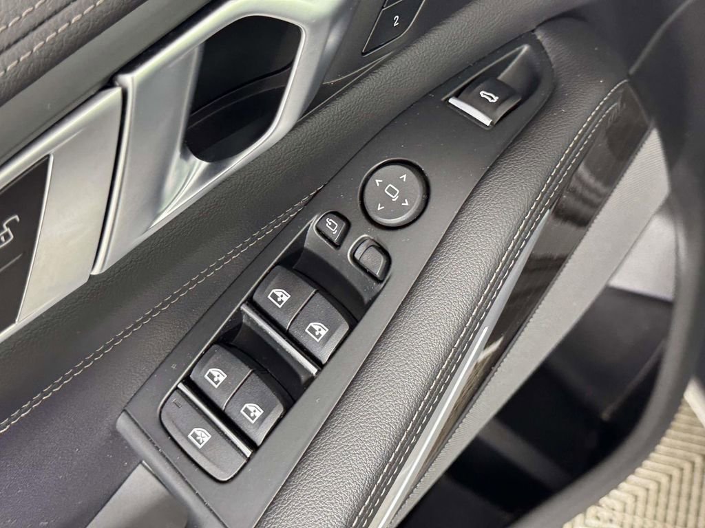 Used 2021 BMW X5 xDrive40i w/ Premium Package image 18