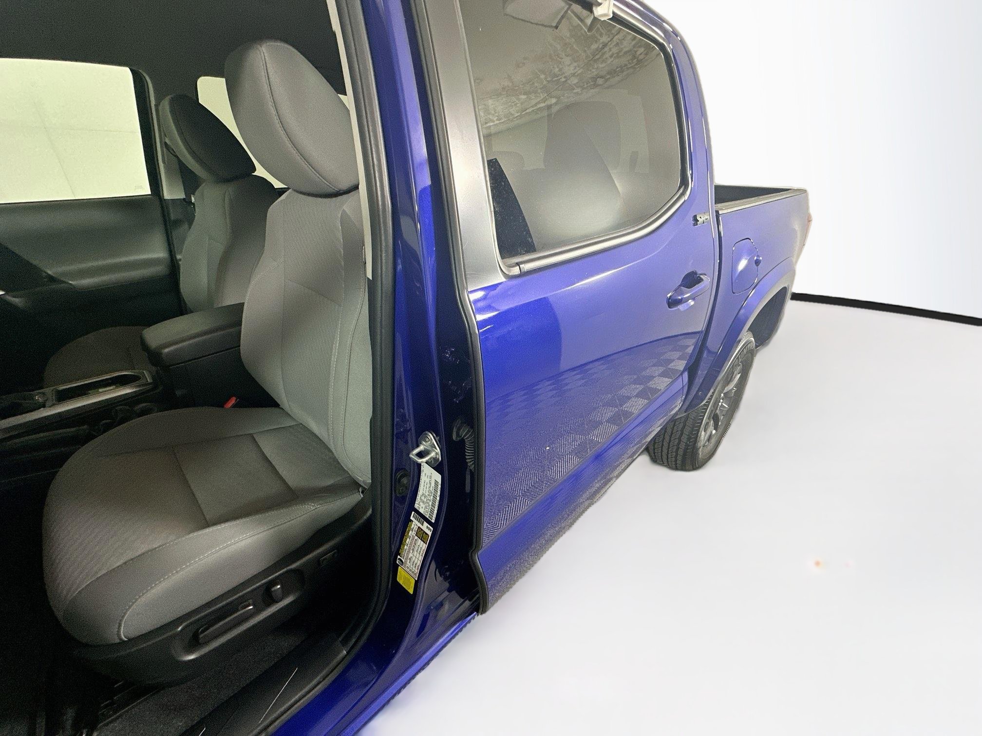 Used 2023 Toyota Tacoma SR5 w/ Technology Package AWD/4WD image 12