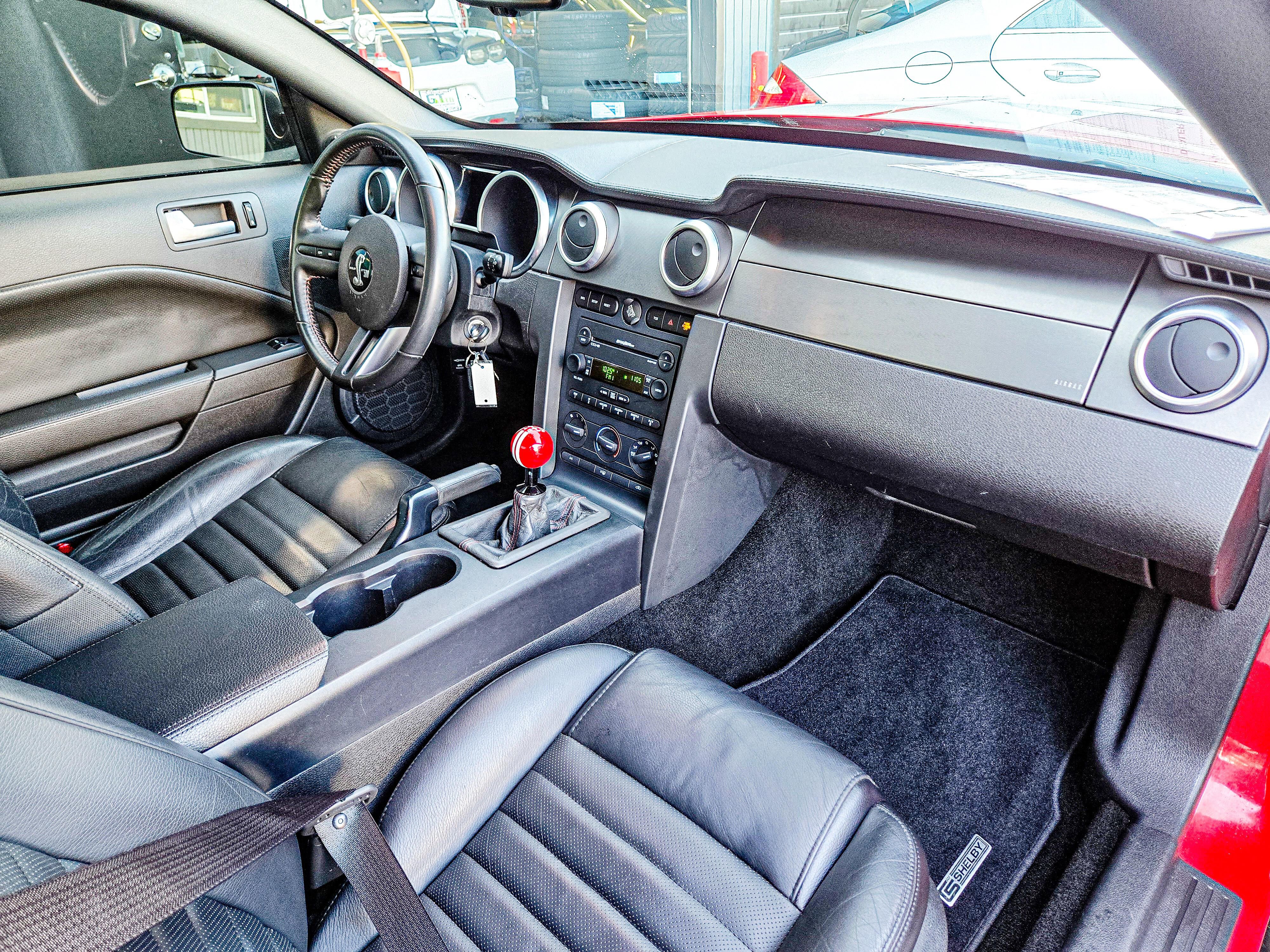 Used 2007 Ford Mustang Shelby GT500 RWD image 12