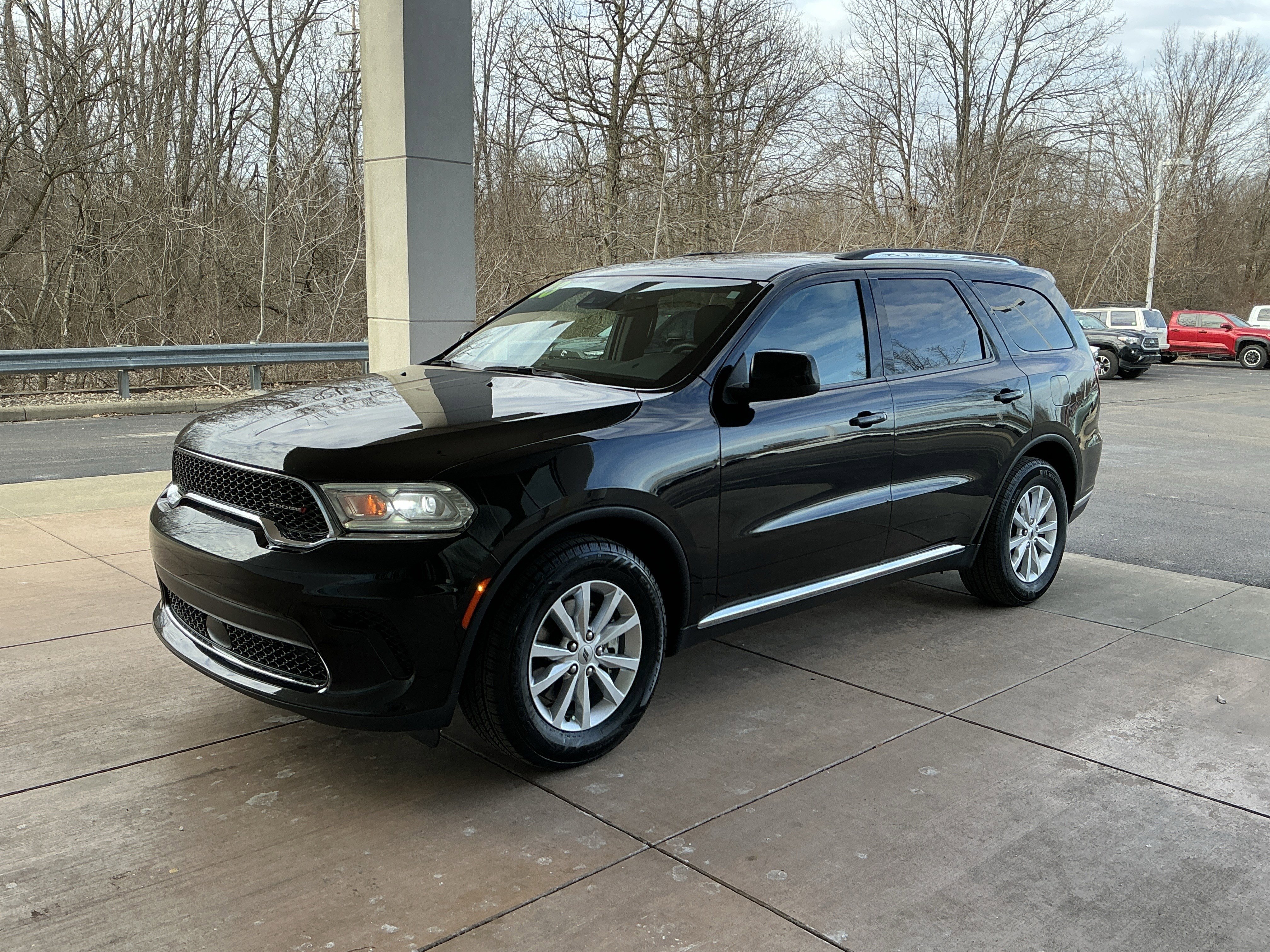 Used 2023 Dodge Durango SXT Launch Edition image 3