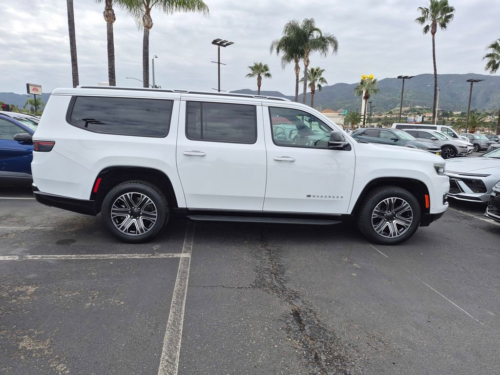 Used 2024 Jeep Wagoneer L Series II image 8
