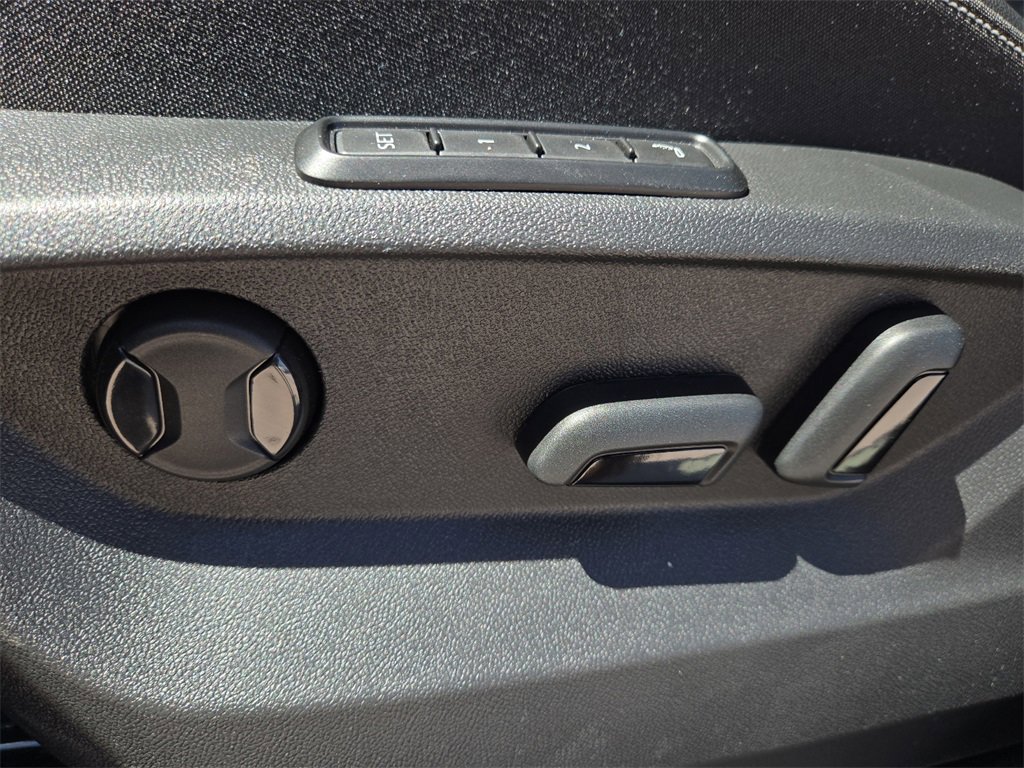 New 2025 Volkswagen Atlas SEL Premium R-Line image 19