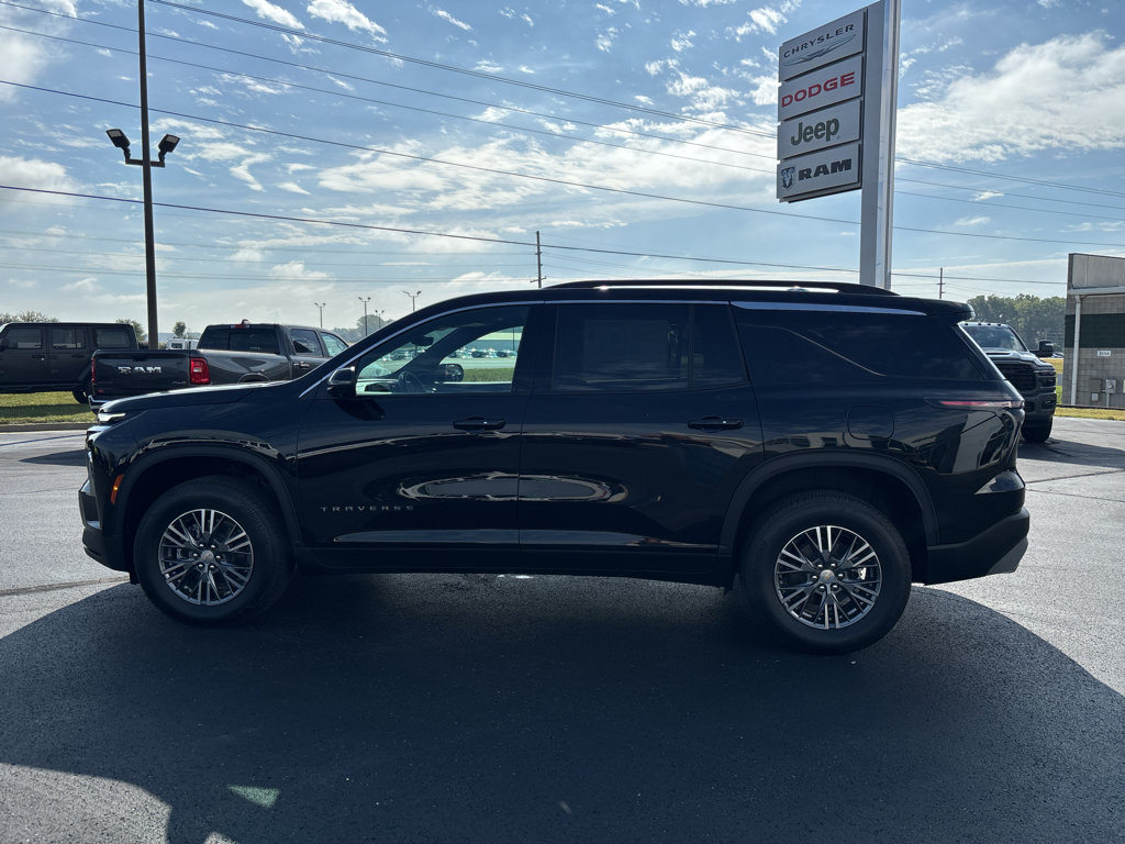 Used 2026 Chevrolet Traverse LT w/ Driver Confidence Package FWD image 10