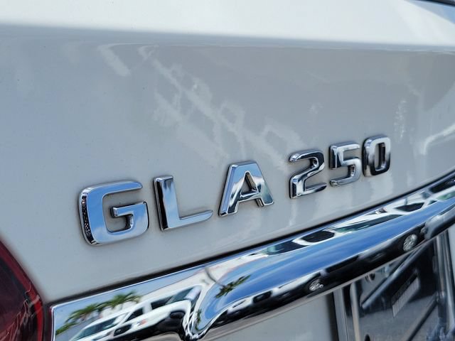 Used 2020 Mercedes-Benz GLA 250 4MATIC w/ Premium Package image 6