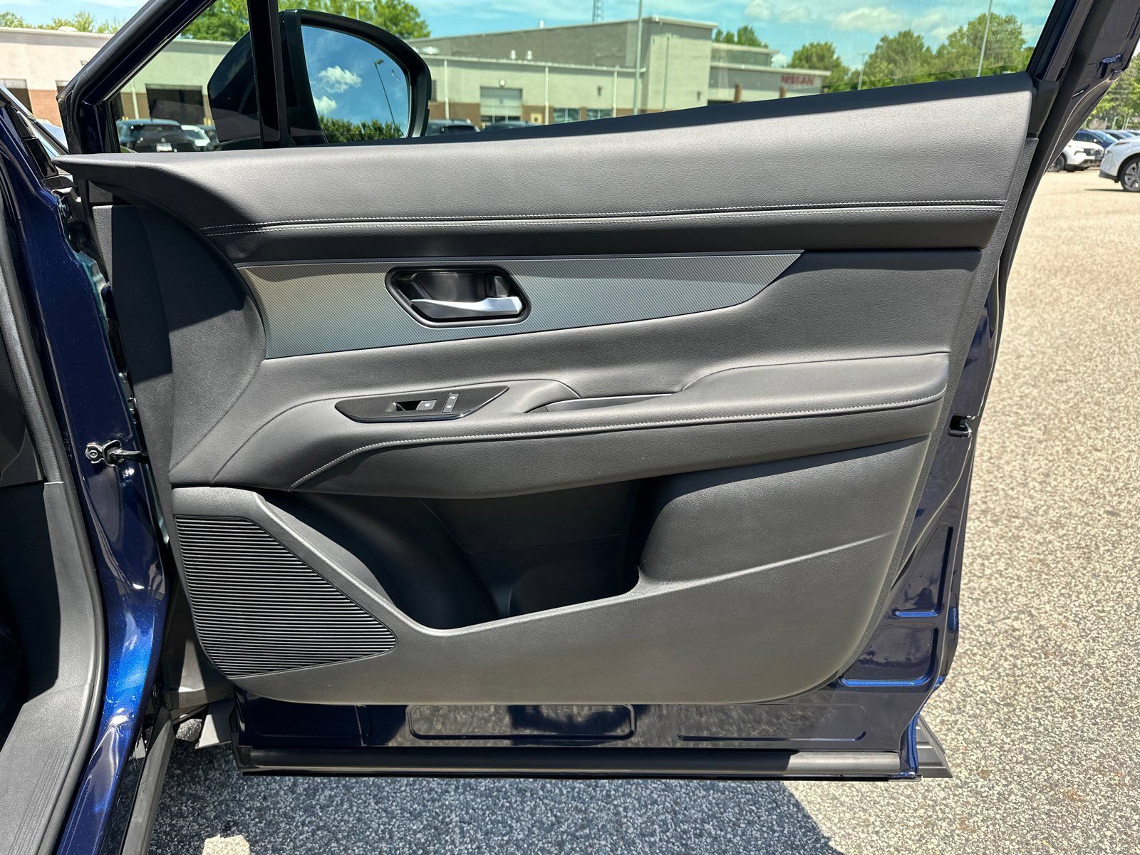 Certified 2025 Nissan Murano SL AWD/4WD image 12