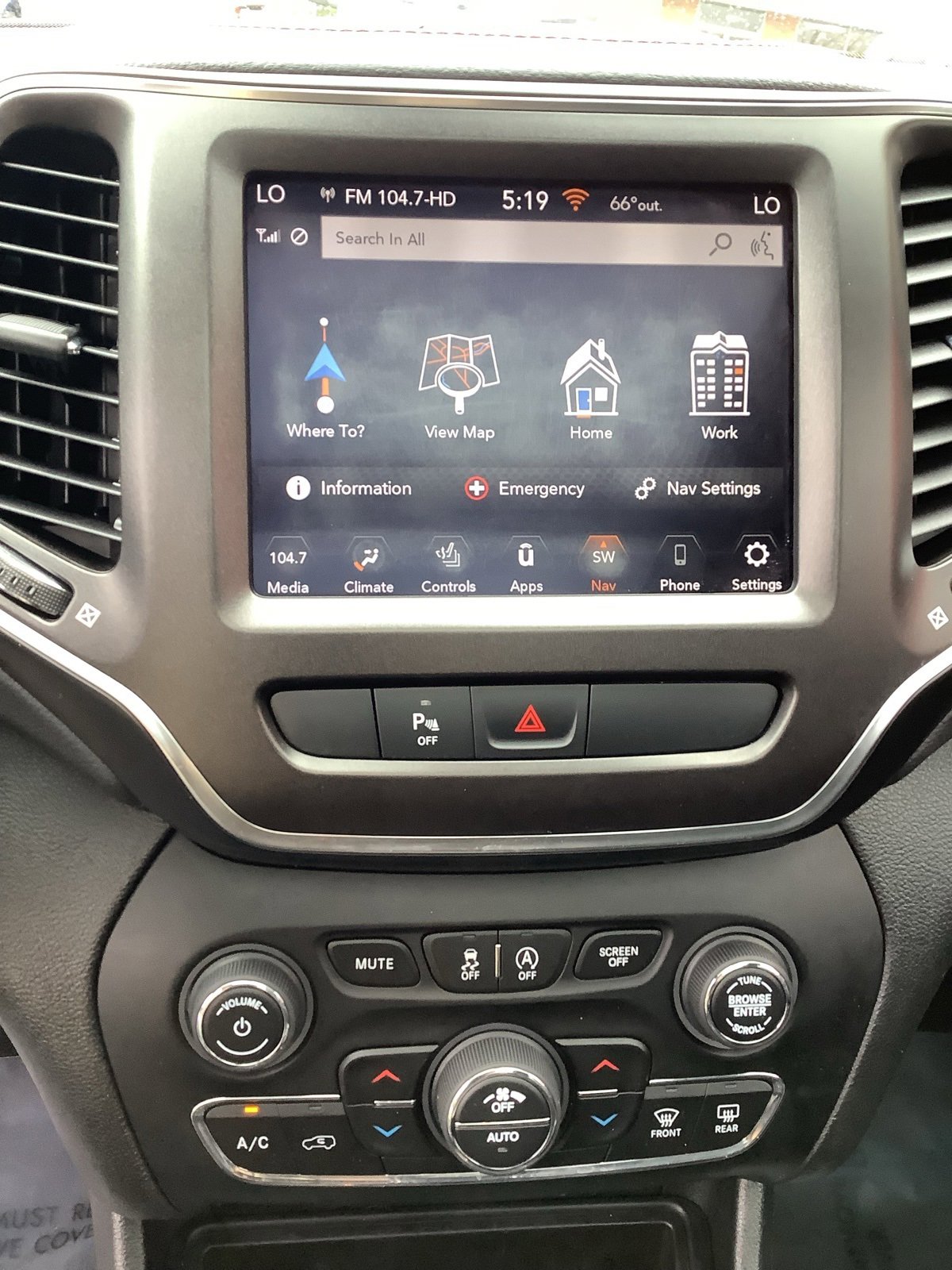 Used 2022 Jeep Cherokee Trailhawk w/ Sun & Sound Group image 14