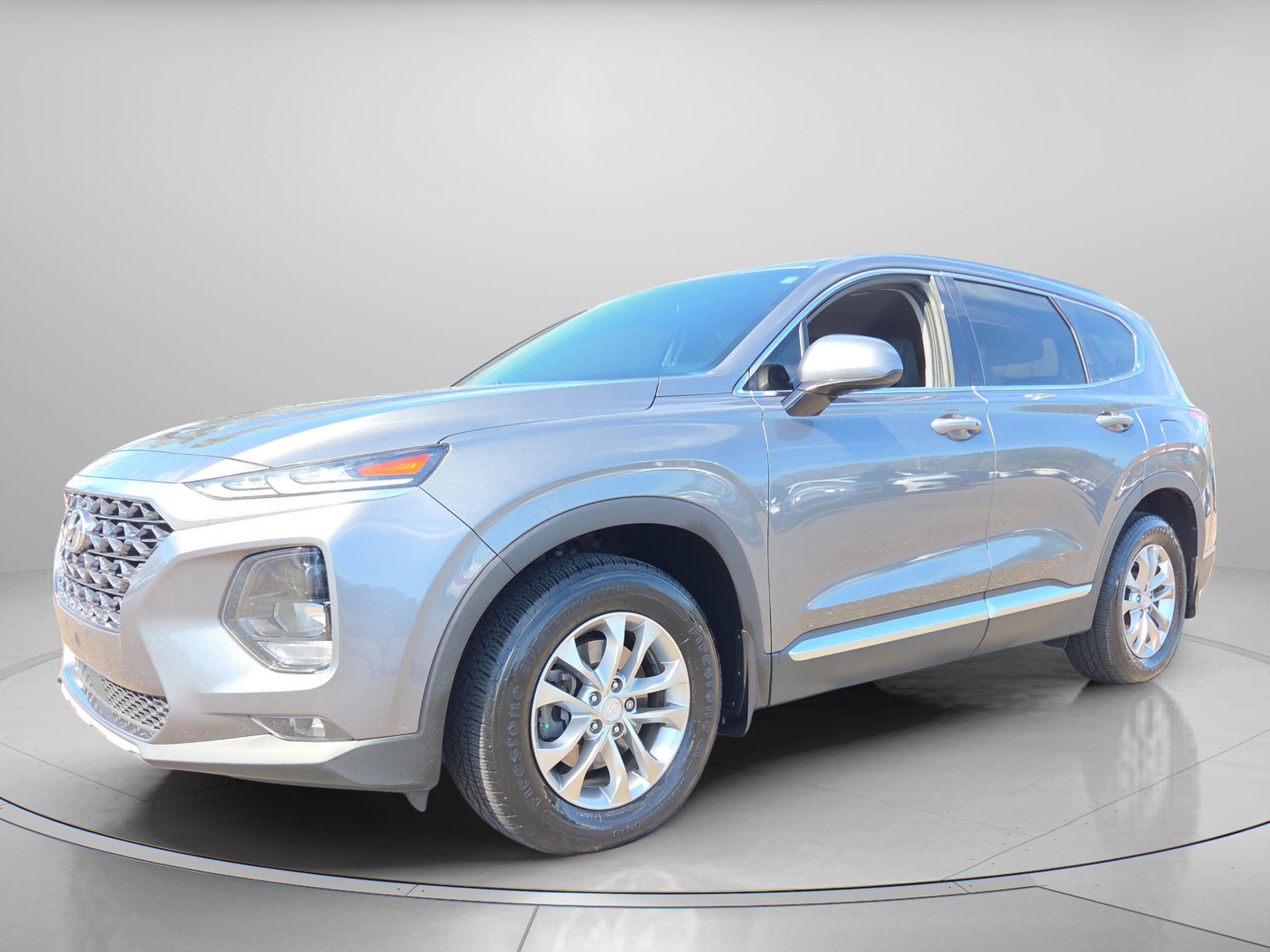Used 2019 Hyundai Santa Fe SEL image 2