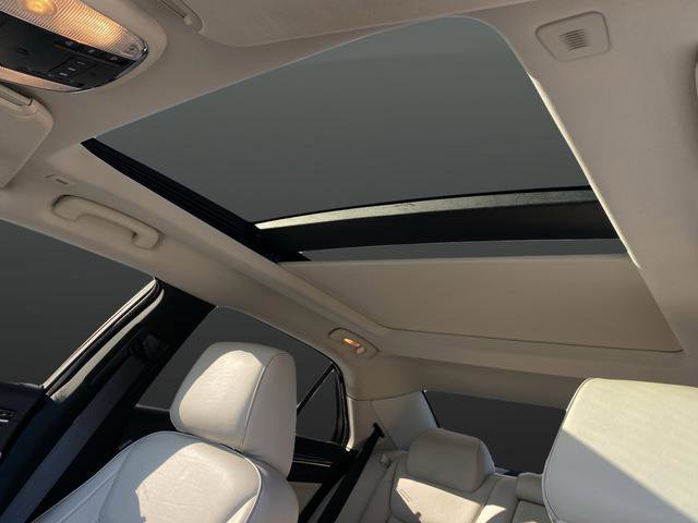 Used 2018 Chrysler 300 Limited w/ Safetytec Plus Group image 7