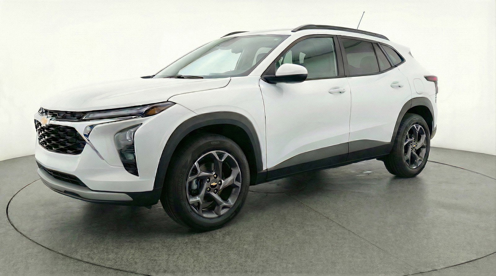 Used 2025 Chevrolet Trax LT image 3