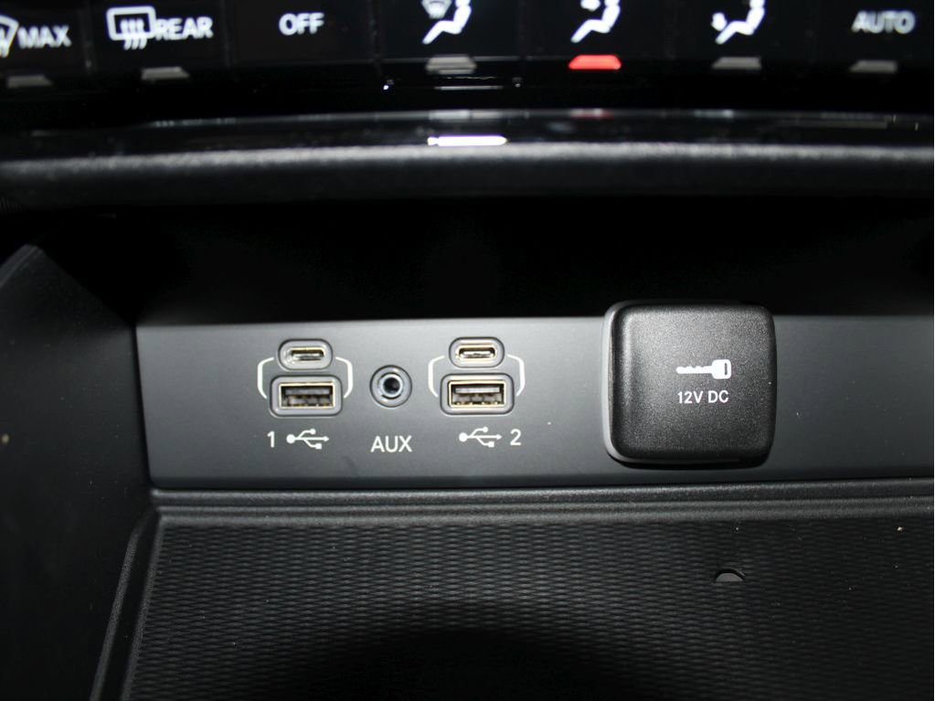 New 2025 Jeep Grand Cherokee Limited w/ Luxury Tech Group II image 18