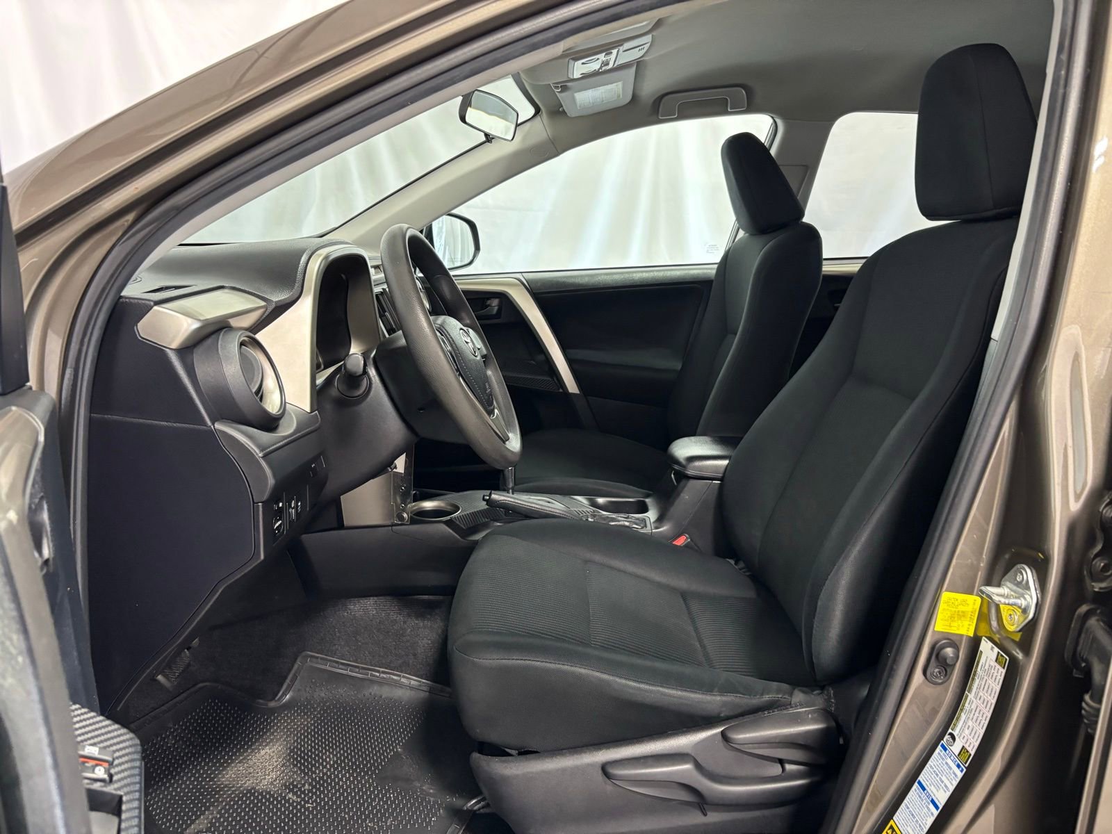 Used 2015 Toyota RAV4 LE image 12