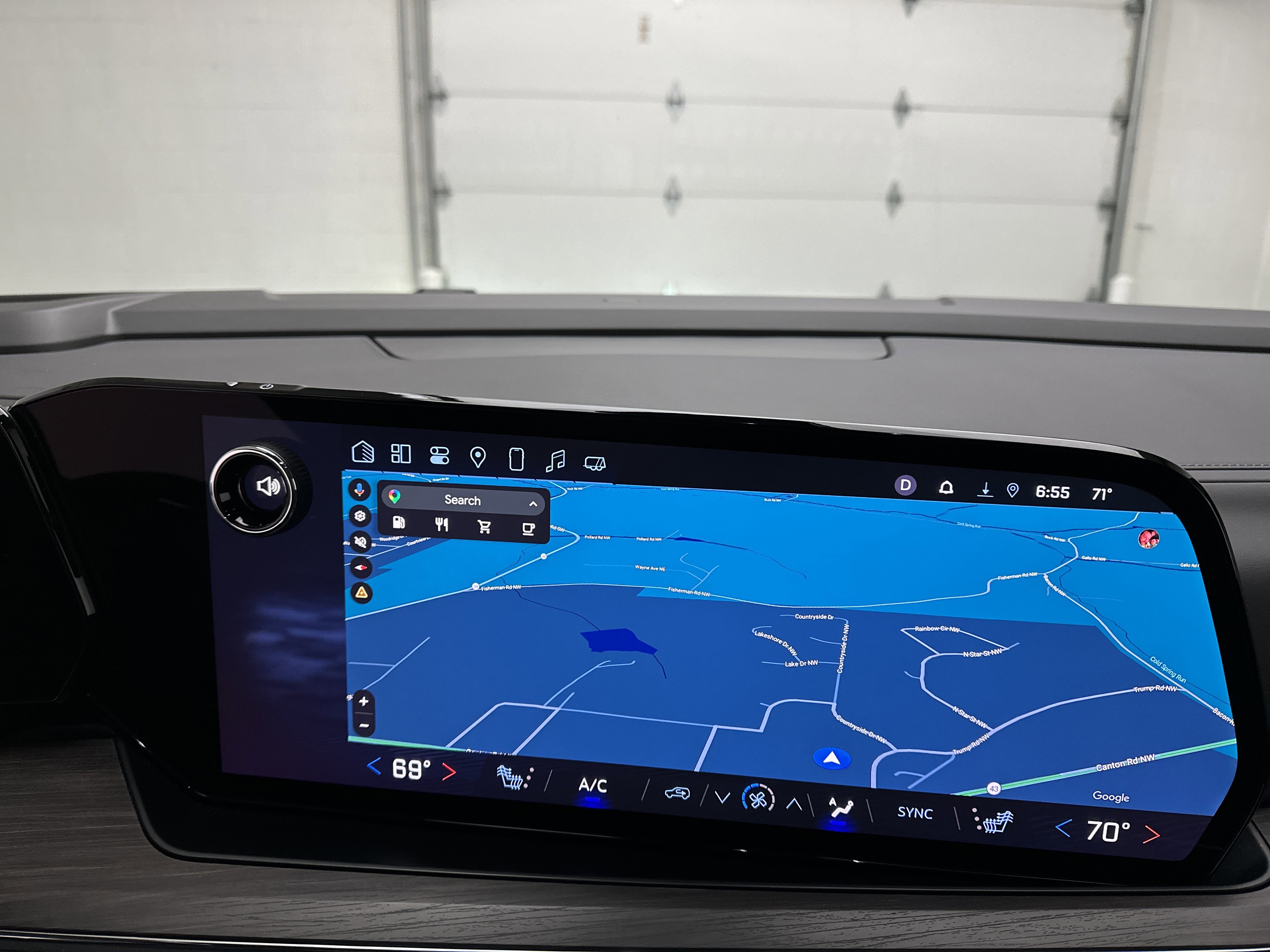 Used 2025 Chevrolet Tahoe LT image 37