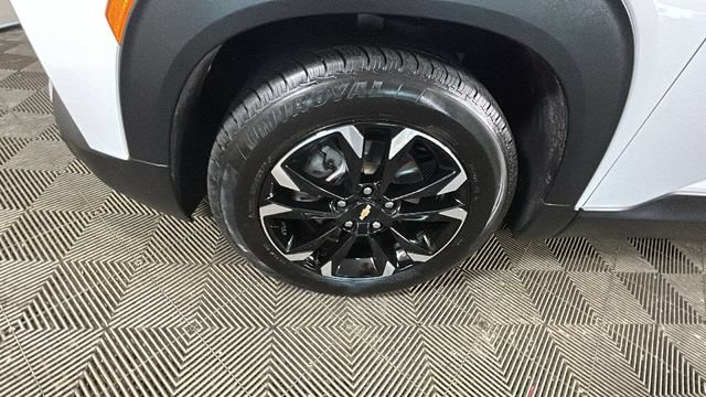Used 2021 Chevrolet TrailBlazer LT w/ Sun and Liftgate Package FWD image 9