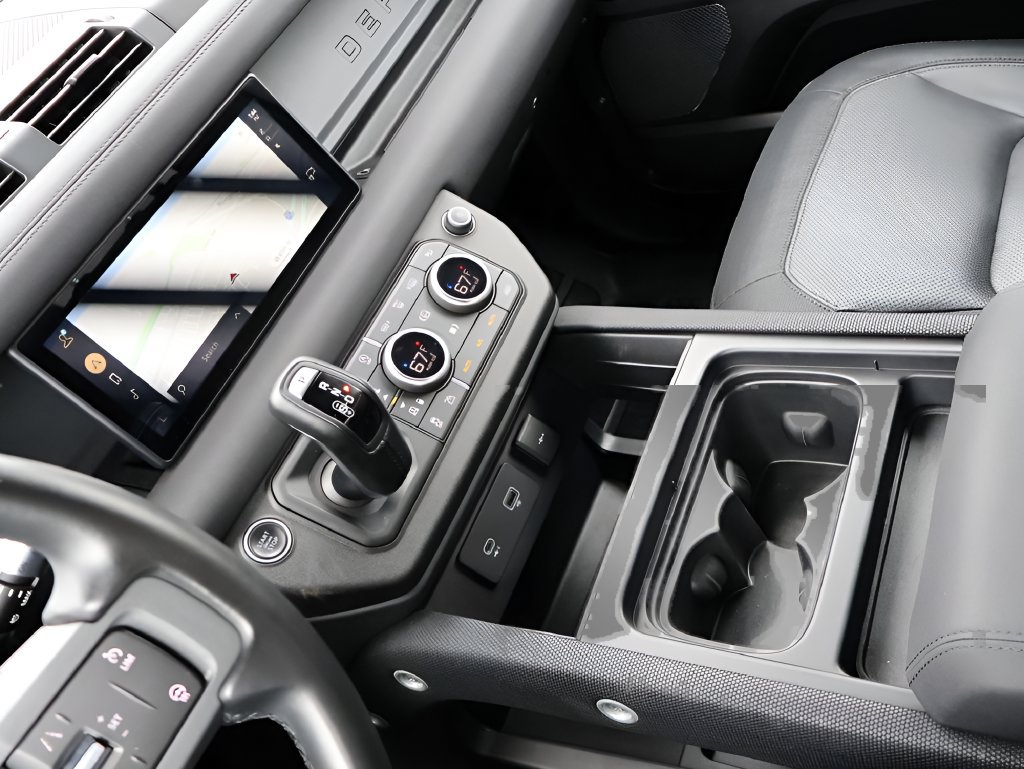 Used 2022 Land Rover Defender 90 X-Dynamic S AWD/4WD image 18