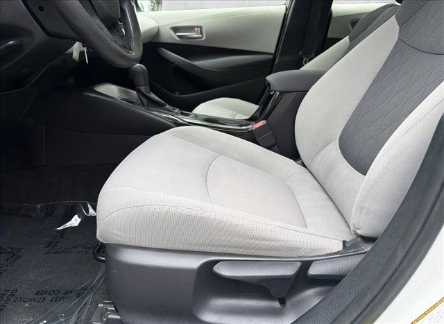 Used 2020 Toyota Corolla LE FWD image 12