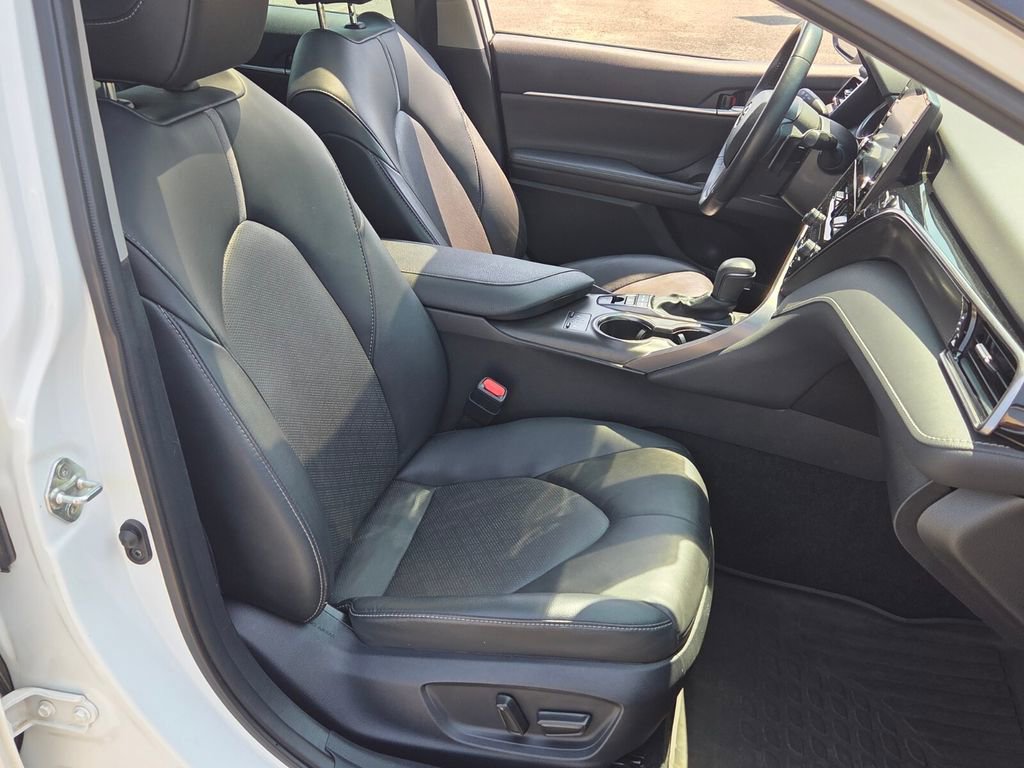 Used 2023 Toyota Camry XSE FWD image 13
