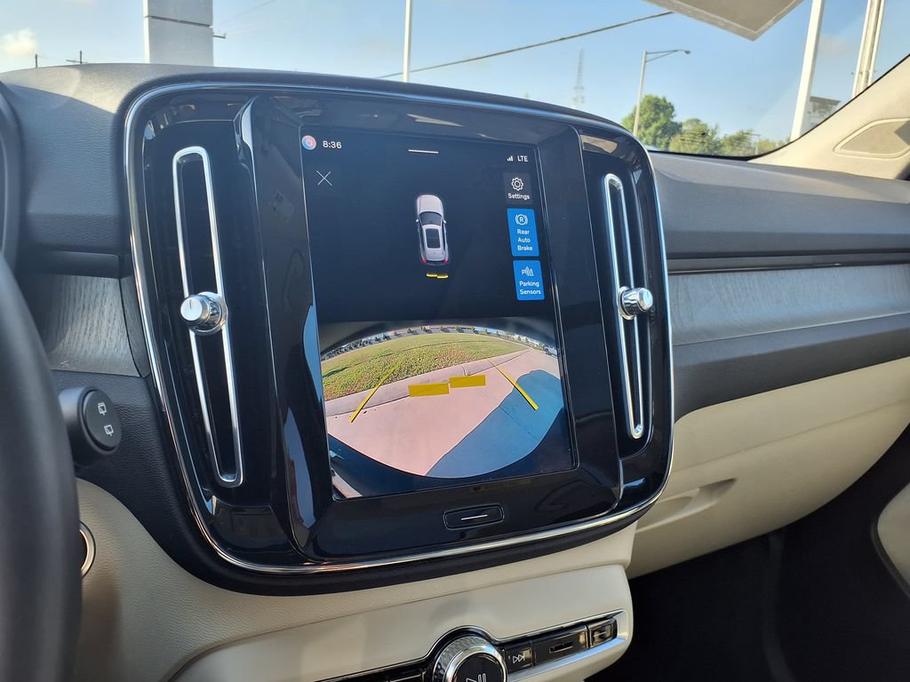 Certified 2023 Volvo XC40 B4 Plus w/ Climate Package FWD image 35