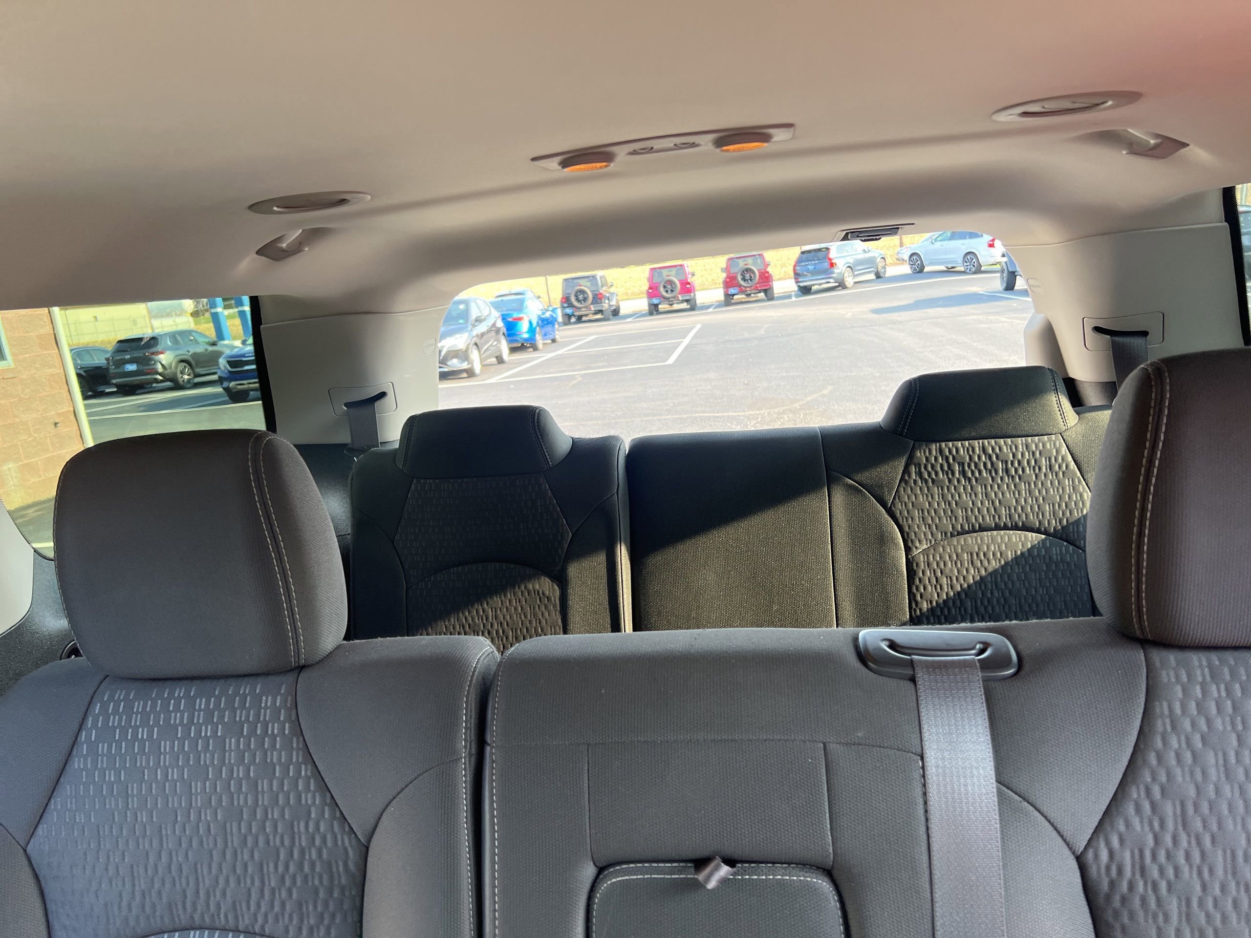 Used 2015 GMC Acadia SLE image 18