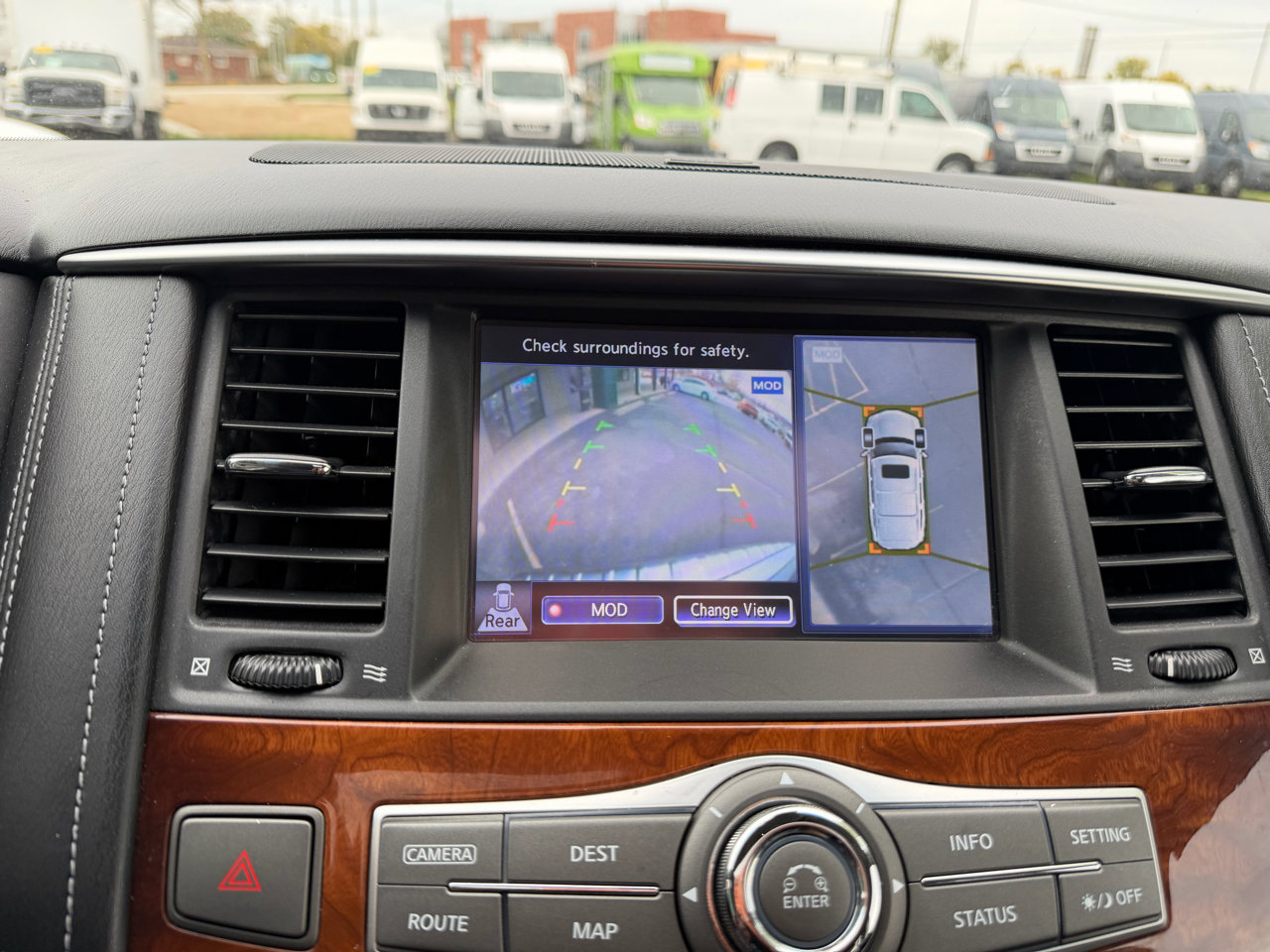 Used 2016 INFINITI QX80 Limited image 31