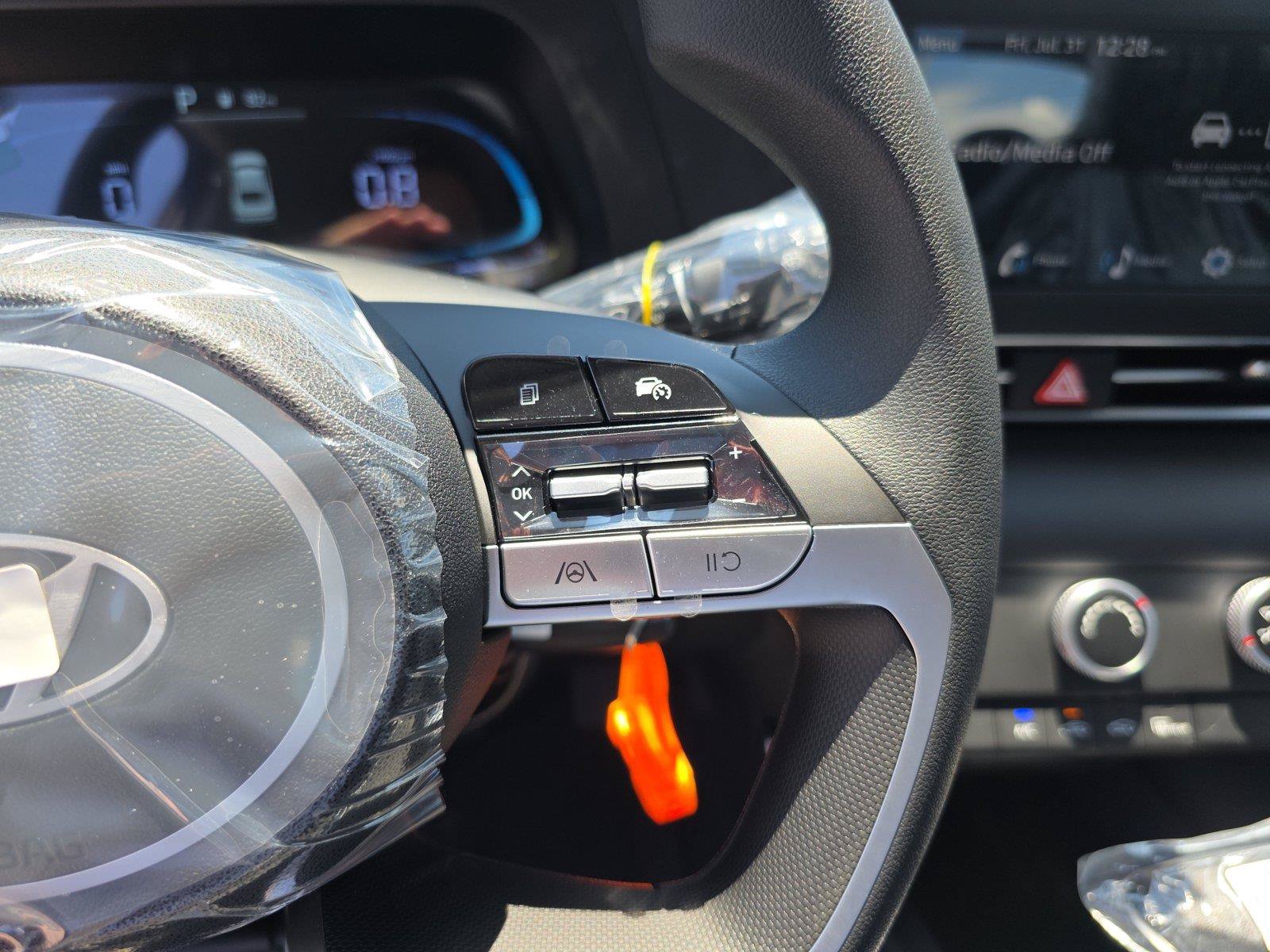 New 2026 Hyundai Elantra SE FWD image 17