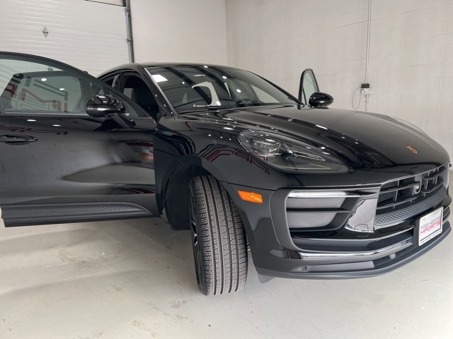 Used 2025 Porsche Macan T image 65