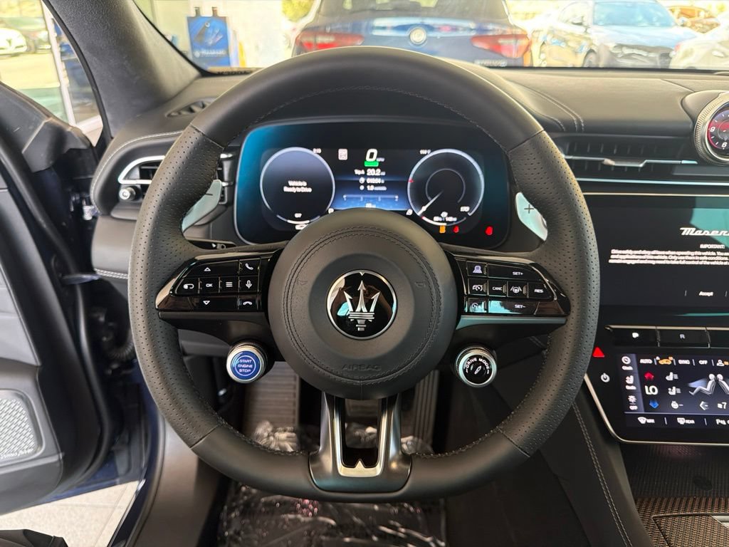 Certified 2025 Maserati Grecale Folgore AWD/4WD image 11