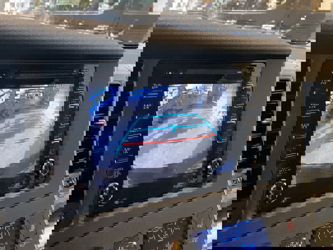 Used 2020 Toyota Sienna LE w/ LE Preferred Package image 17