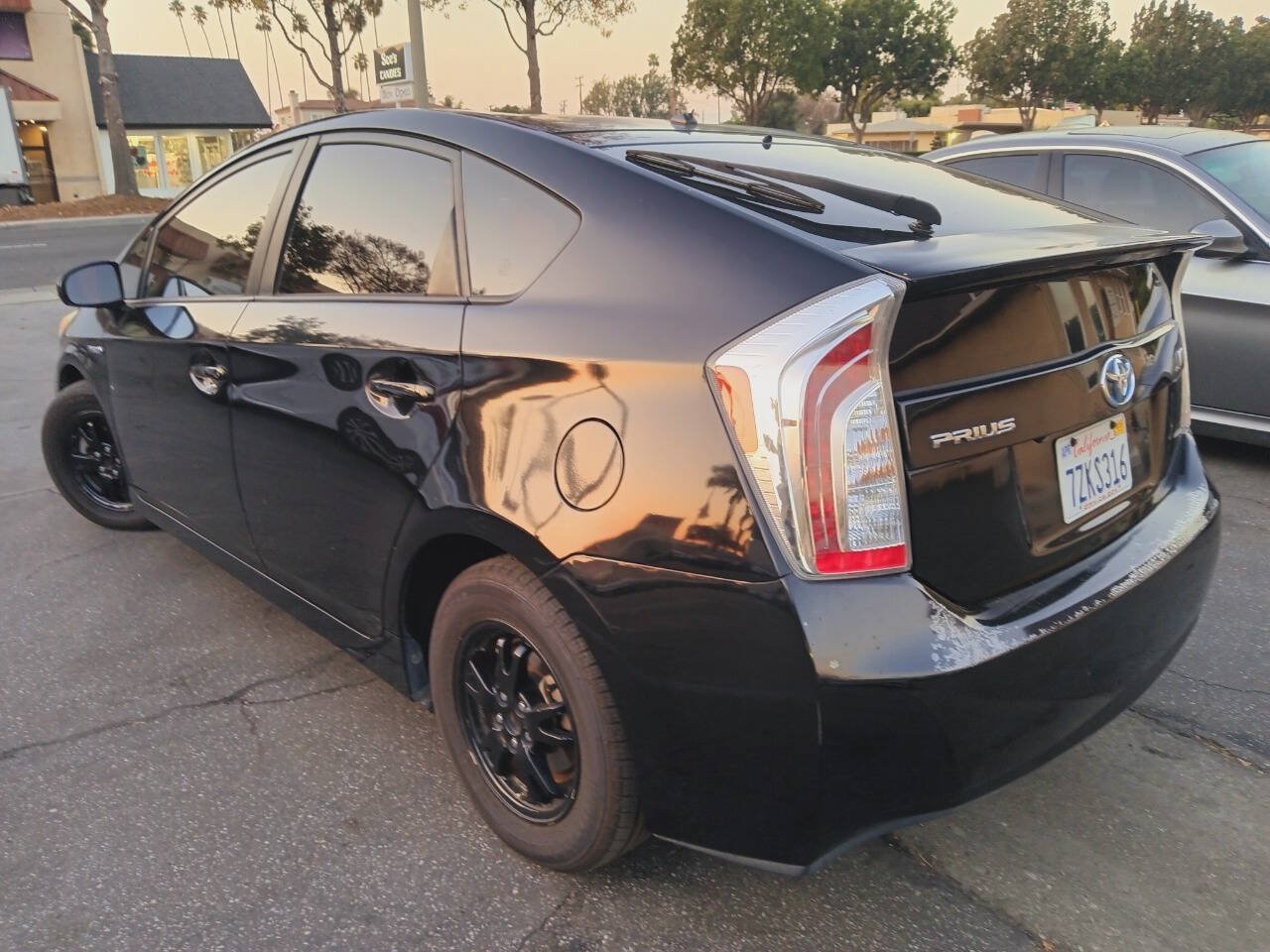 Used 2015 Toyota Prius Two FWD image 2