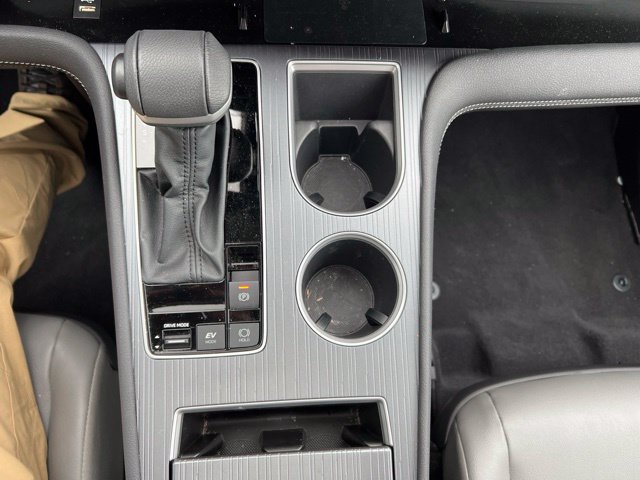 Used 2025 Toyota Sienna XLE w/ XLE Plus Package AWD/4WD image 19