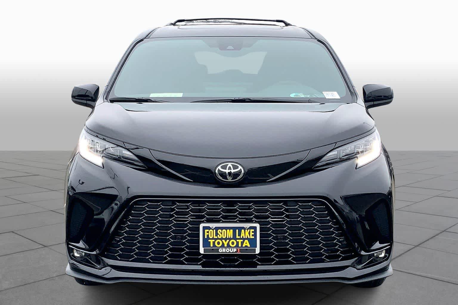 New 2026 Toyota Sienna XSE AWD/4WD image 3