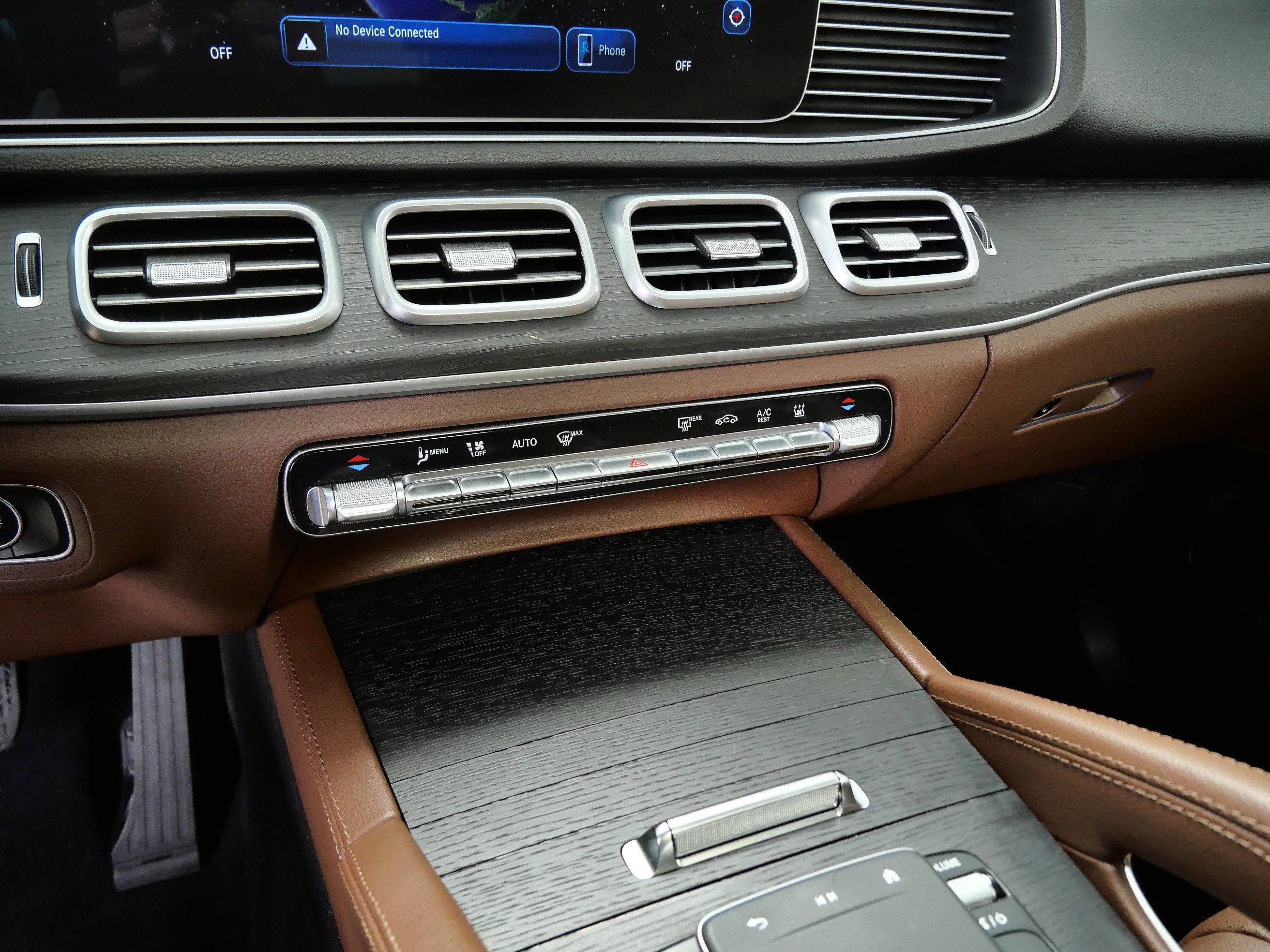 Certified 2025 Mercedes-Benz GLE 450e 4MATIC image 21