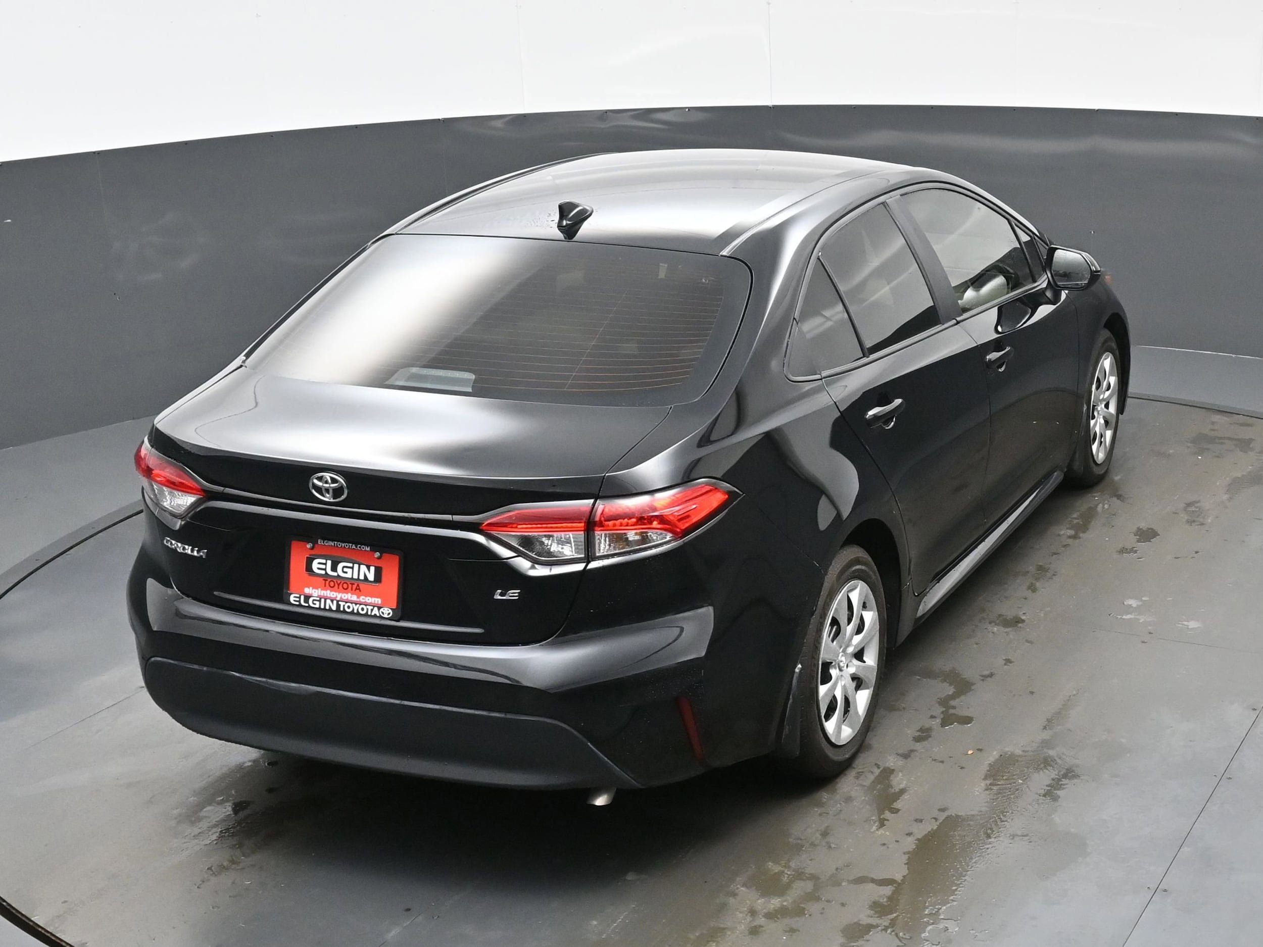 Used 2025 Toyota Corolla LE FWD image 38