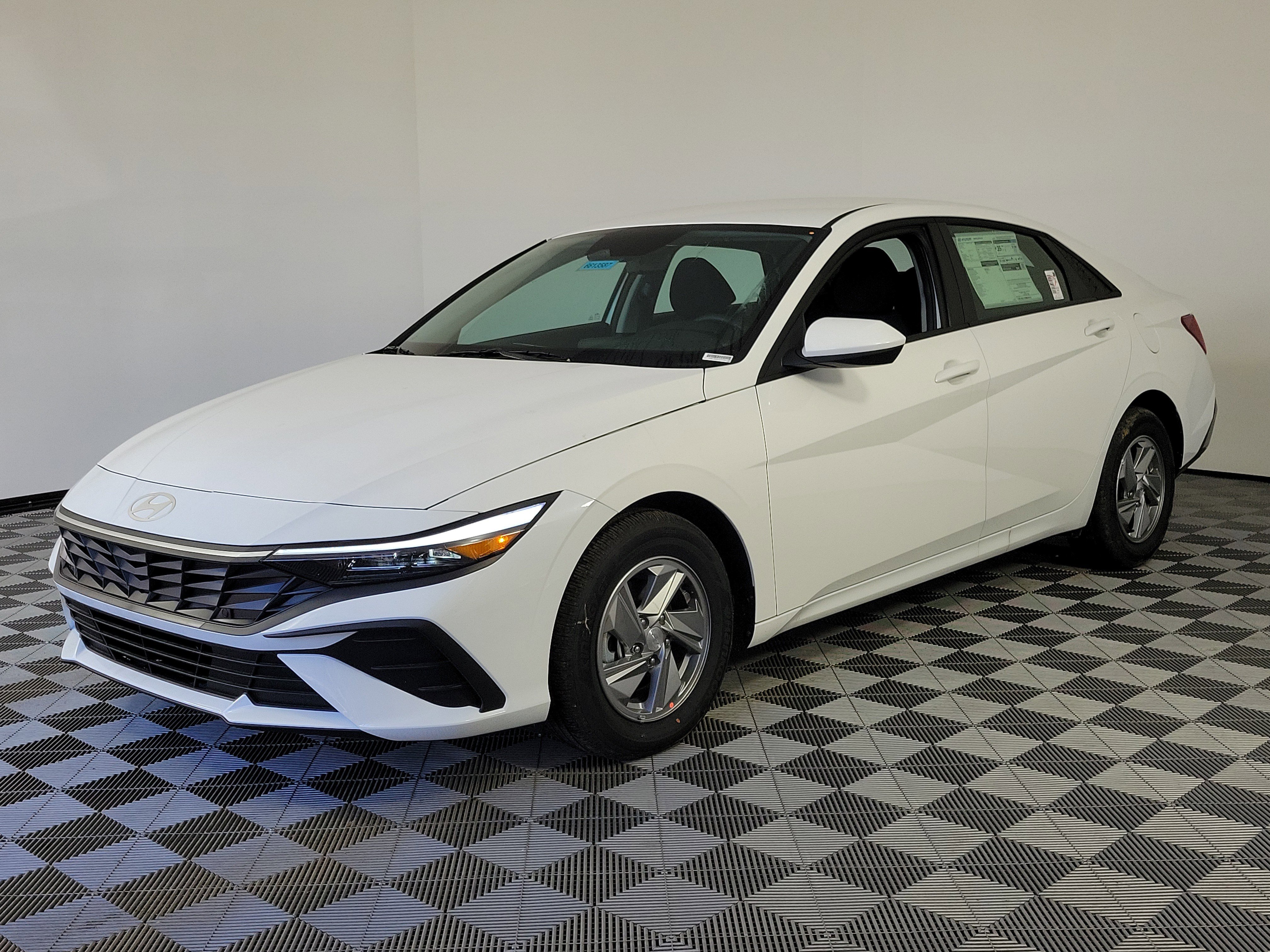 New 2026 Hyundai Elantra SE image 40