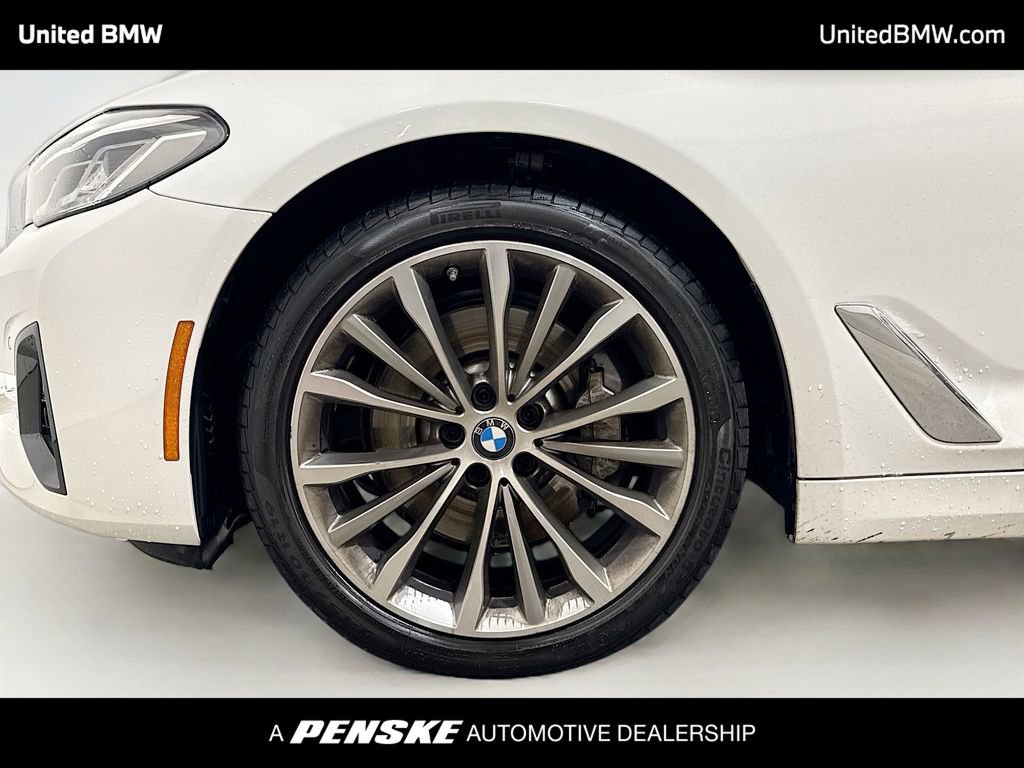 Used 2023 BMW 530i w/ Premium Package RWD image 2