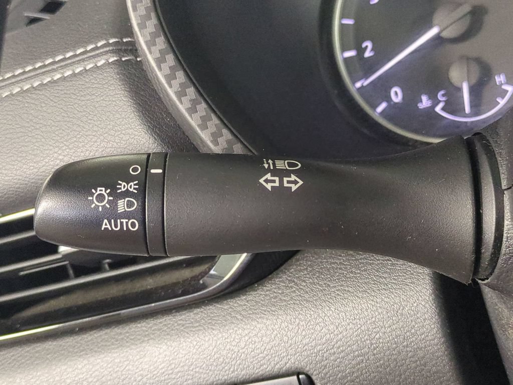 Used 2025 Nissan Sentra SV FWD image 26